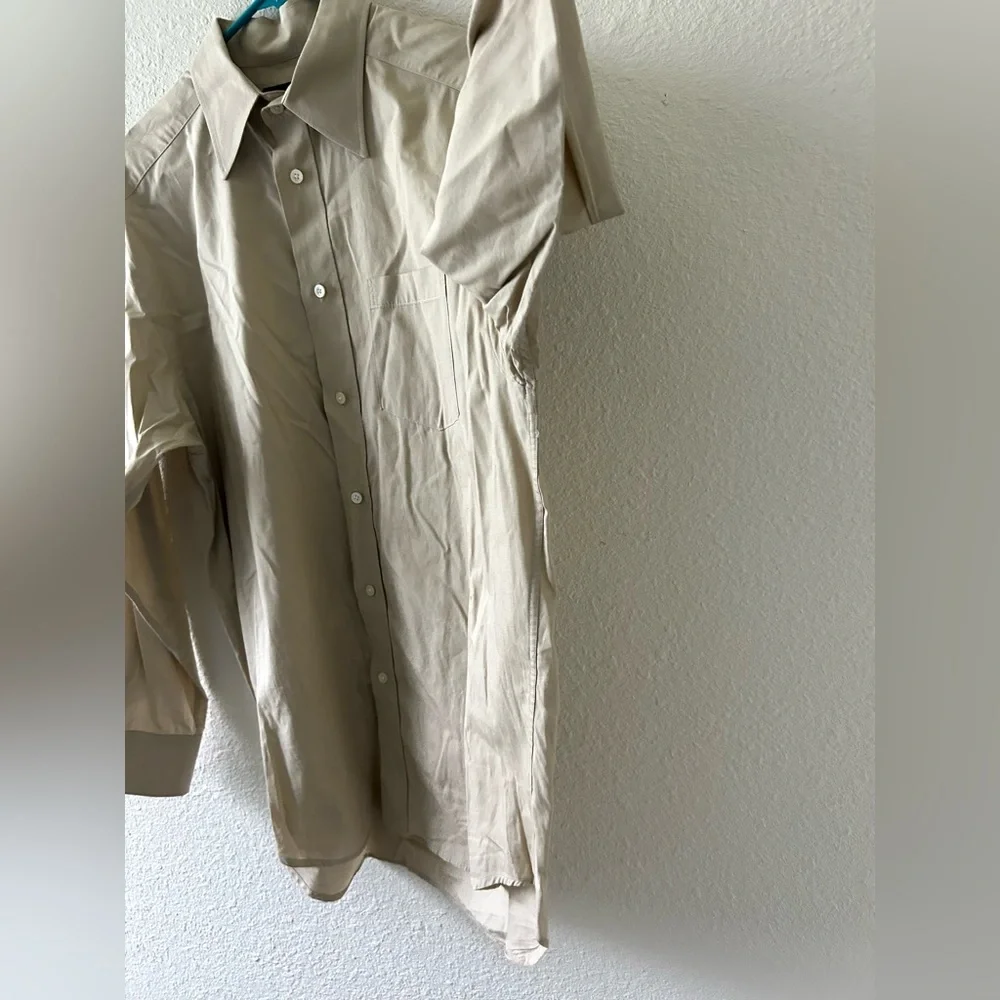 Banana Republic Men’s Button Up Shirt Size M Neutral Beige Casual Dress Shirt